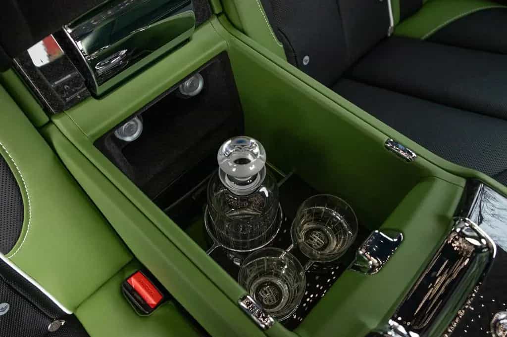 Rolls-Royce Cullinan II / FACELIFT / 4 SEATS / BLACK BADGE 11/2024-photo-19