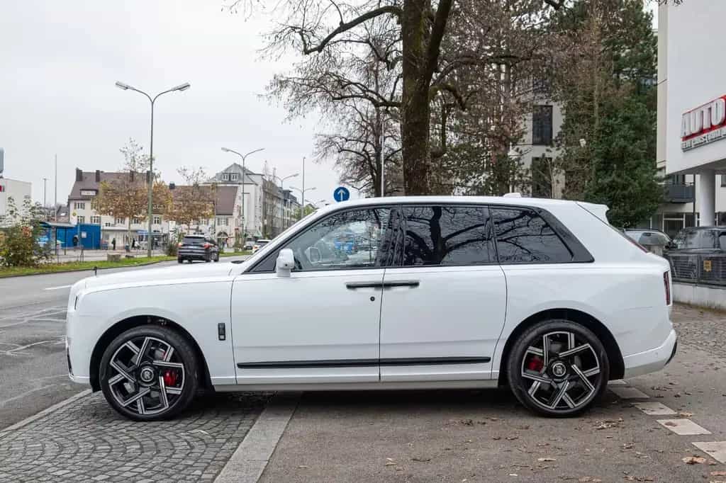 Rolls-Royce Cullinan II / FACELIFT / 4 SEATS / BLACK BADGE 11/2024-photo-5