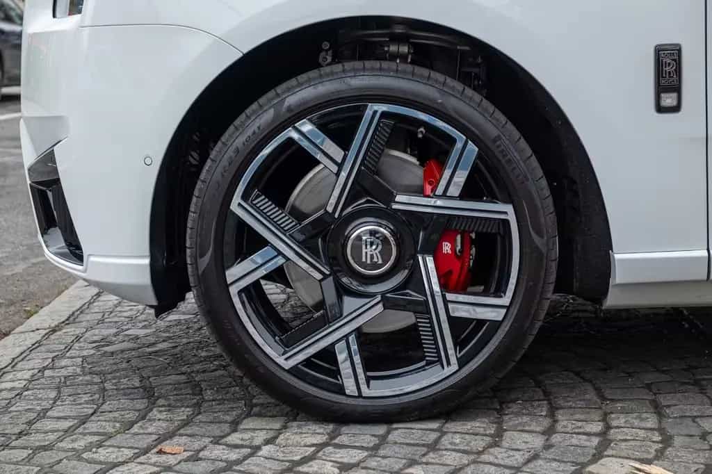 Rolls-Royce Cullinan II / FACELIFT / 4 SEATS / BLACK BADGE 11/2024-photo-6