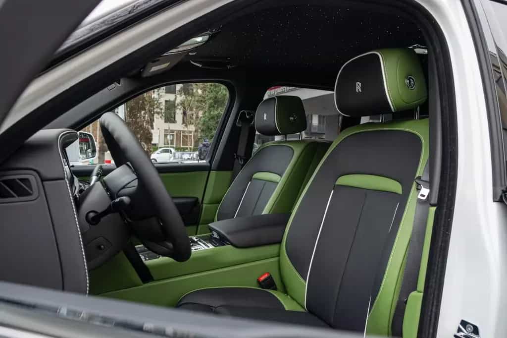 Rolls-Royce Cullinan II / FACELIFT / 4 SEATS / BLACK BADGE 11/2024-photo-9
