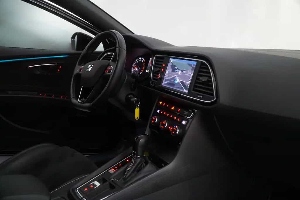 Seat Leon ST Cupra 300 4Drive 12/2017-photo-24