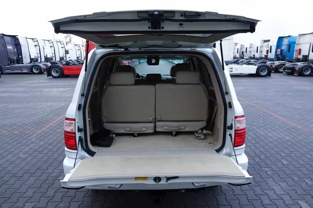 Lexus LX 470 06/2005-photo-12