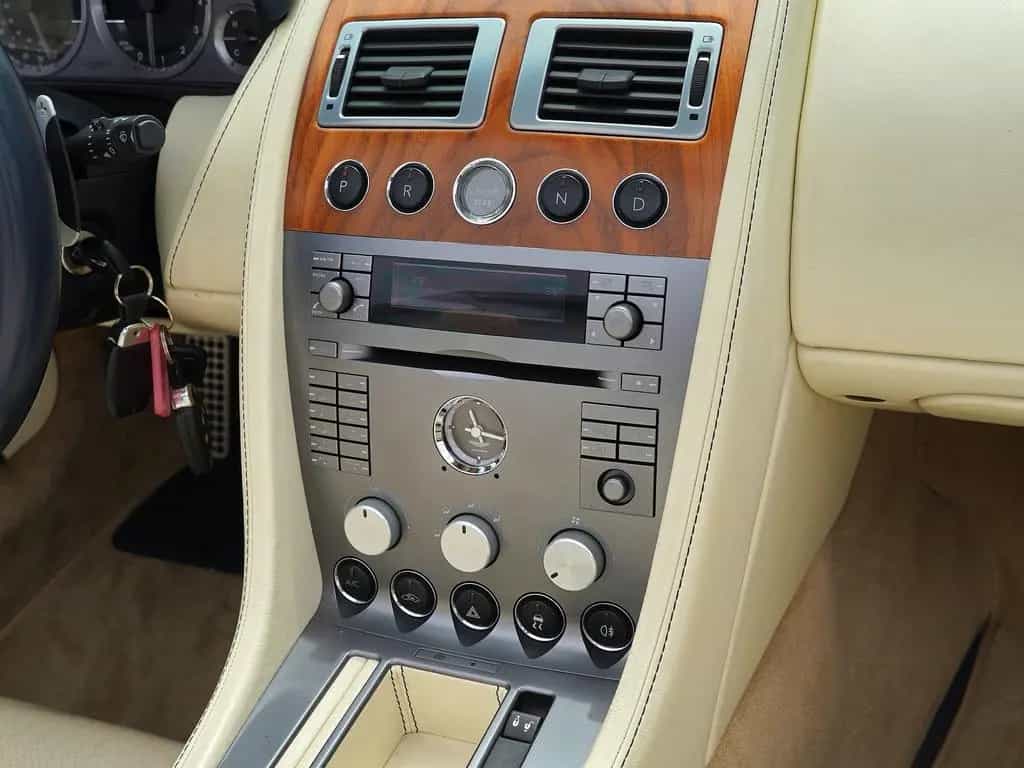 Aston Martin DB9 Volante 04/2006-photo-12