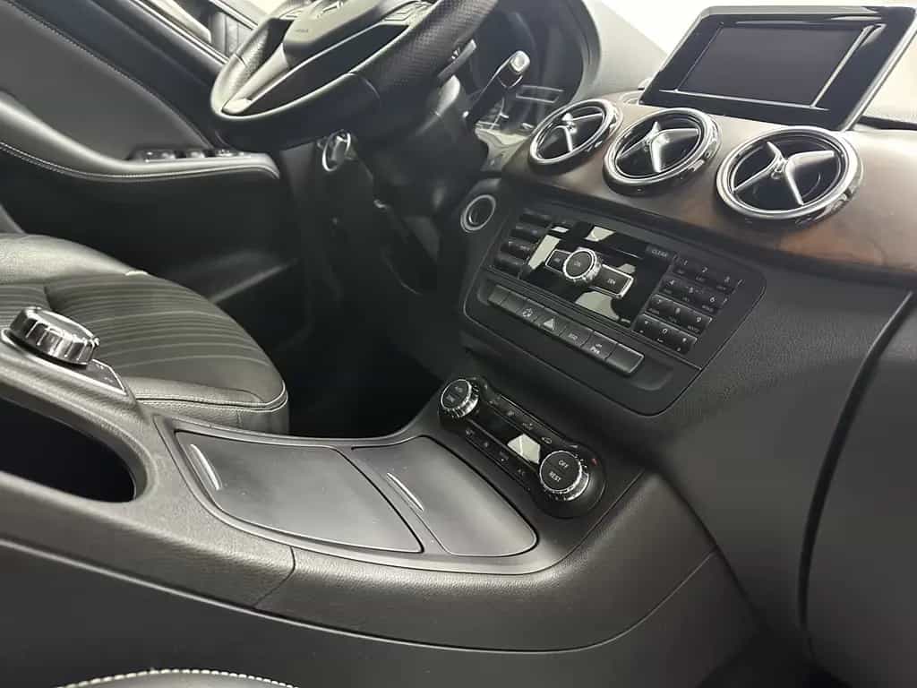 Mercedes-Benz B 250 "1 HAND-KLIMA-MULTI-PDC-ALU-TÜV NEU" 11/2012-photo-9