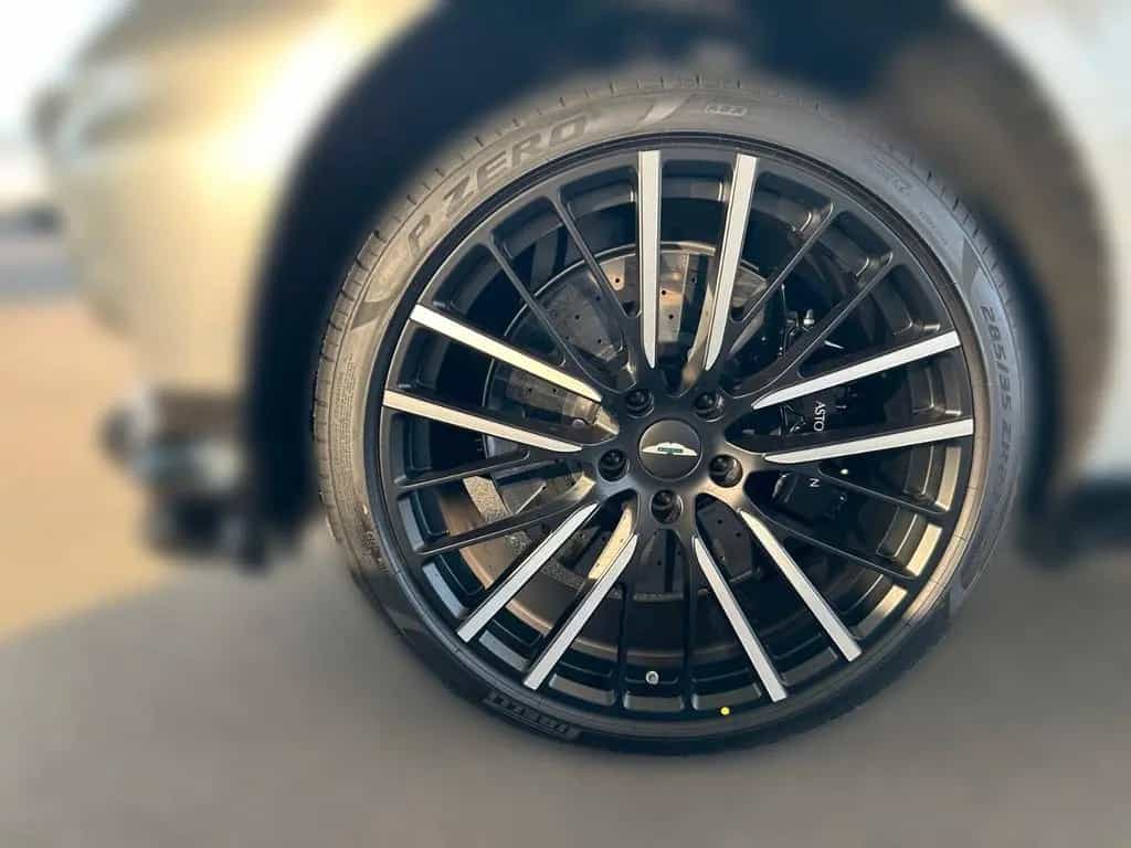 Aston Martin DBX 707 04/2025-photo-7