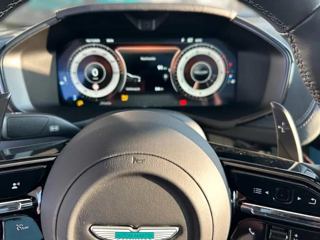 Aston Martin DBX 707 04/2025-photo-8