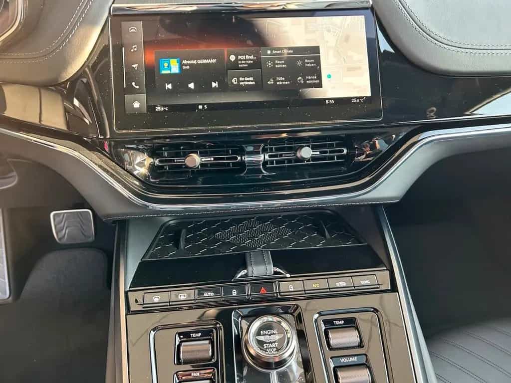 Aston Martin DBX 707 04/2025-photo-9