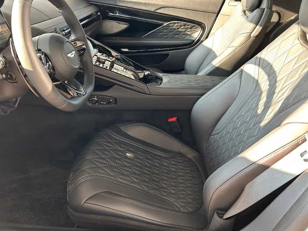 Aston Martin DB12 Coupe 04/2026-photo-11