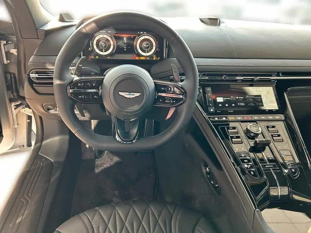 Aston Martin DB12 Coupe 04/2026-photo-12