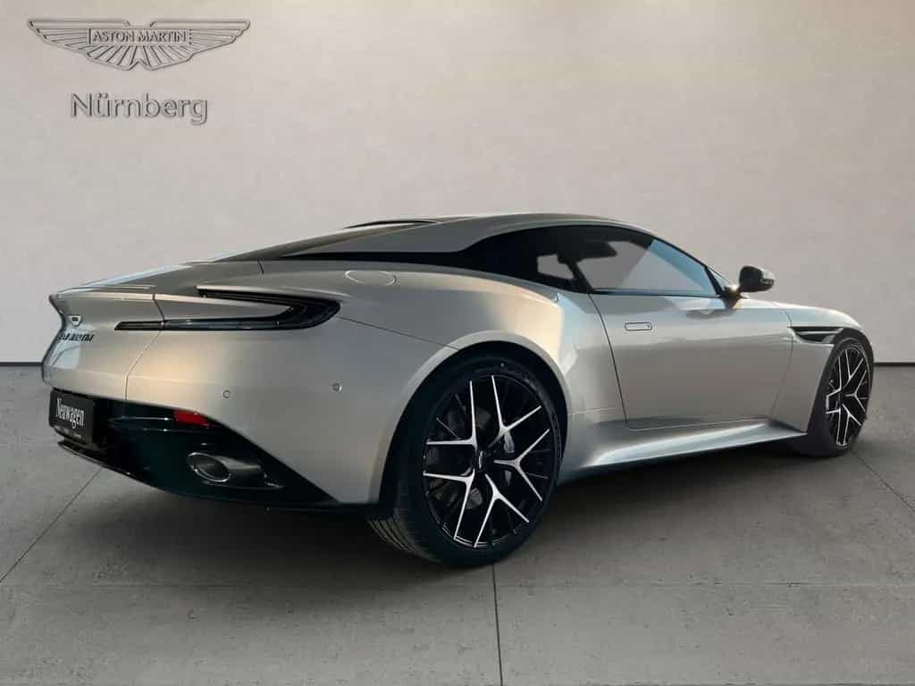 Aston Martin DB12 Coupe 04/2026-photo-3