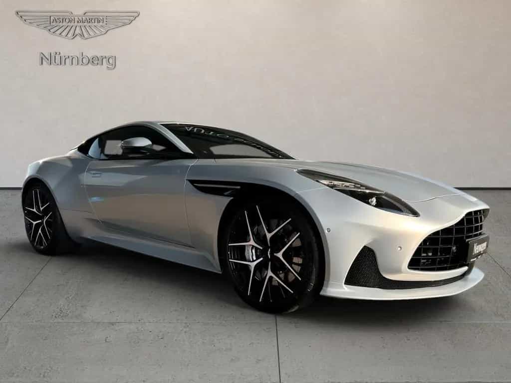 Aston Martin DB12 Coupe 04/2026-photo-4