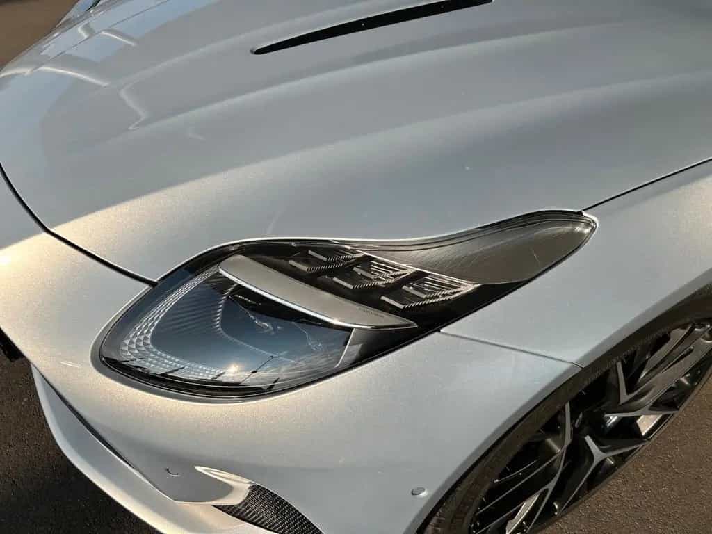 Aston Martin DB12 Coupe 04/2026-photo-6