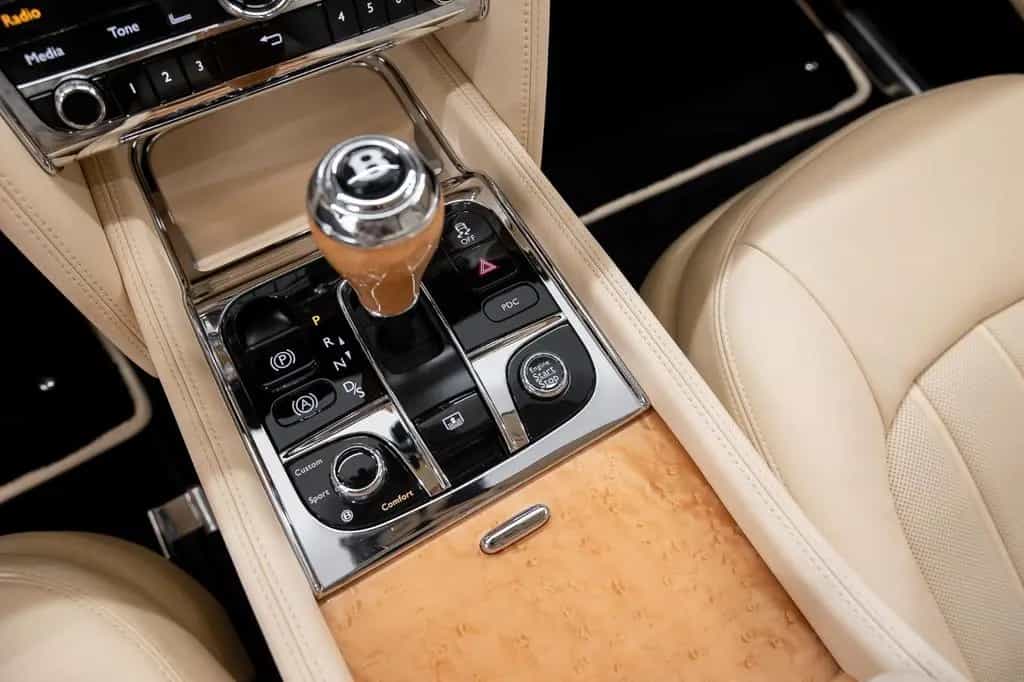 Bentley Mulsanne - Glacier White, Flying 'B' 03/2012-photo-16