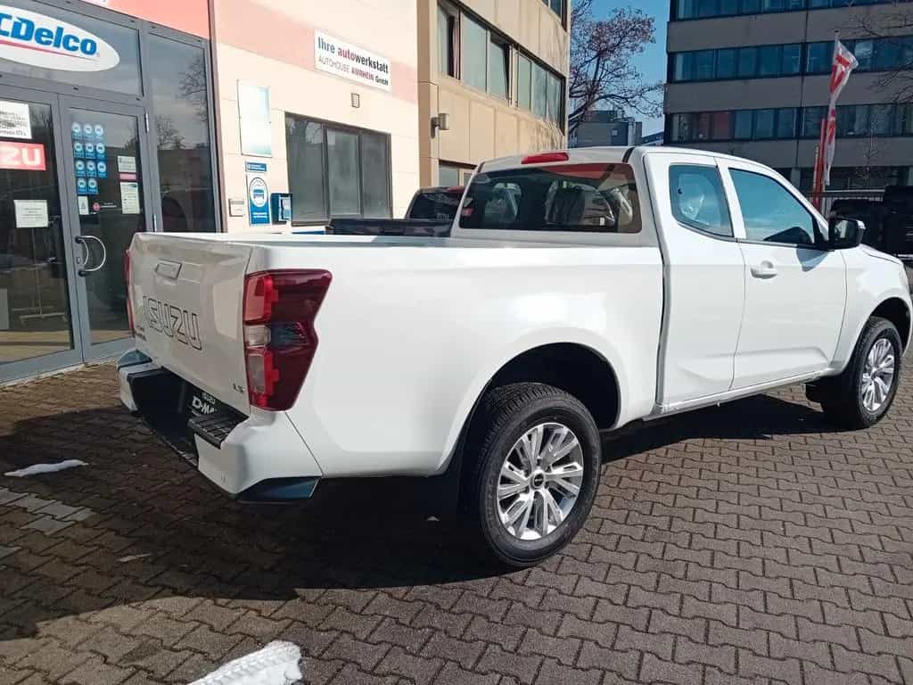 Isuzu D-Max SpaceCab LS sofort bis 18%Nachlass auf UVP 01/2026-photo-2