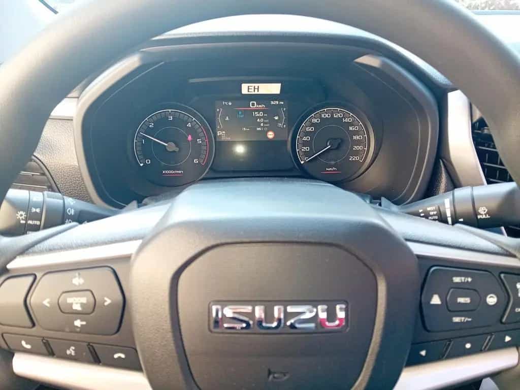 Isuzu D-Max SpaceCab LS sofort bis 18%Nachlass auf UVP 01/2026-photo-6