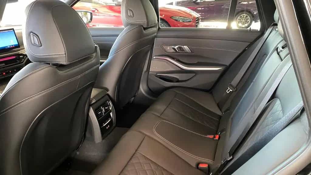 ALPINA D3 S Allrad Touring 20 Zoll AHK HiFi h/k Pano 09/2025-photo-13
