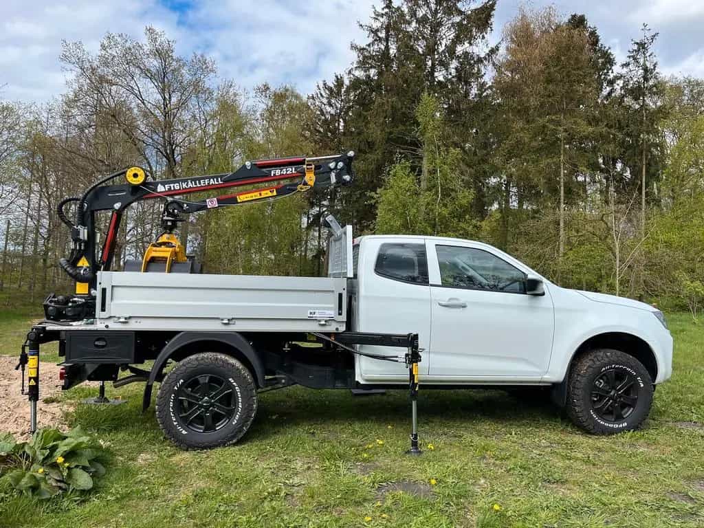 Isuzu D-Max Space Cab LS AT BIG-MAX Forstkran Greifer 11/2024-photo-1