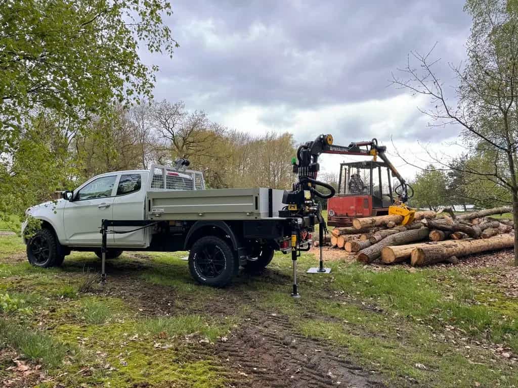 Isuzu D-Max Space Cab LS AT BIG-MAX Forstkran Greifer 11/2024-photo-11