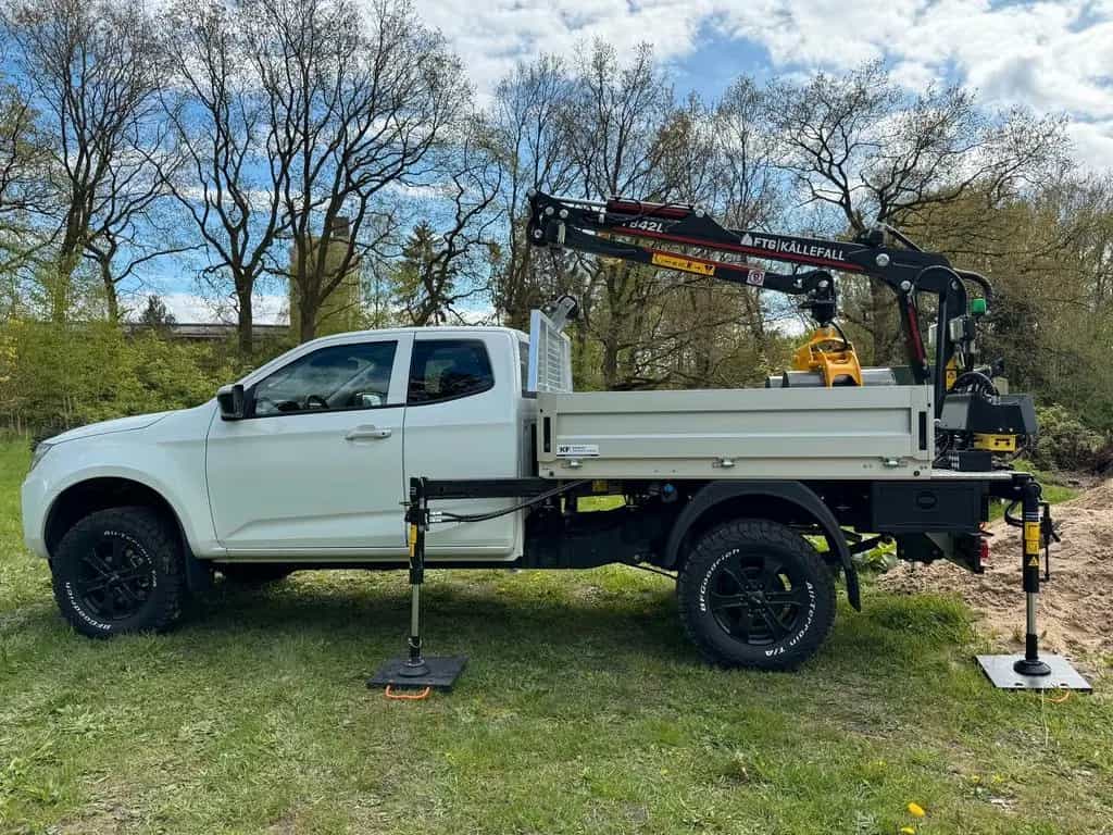 Isuzu D-Max Space Cab LS AT BIG-MAX Forstkran Greifer 11/2024-photo-13