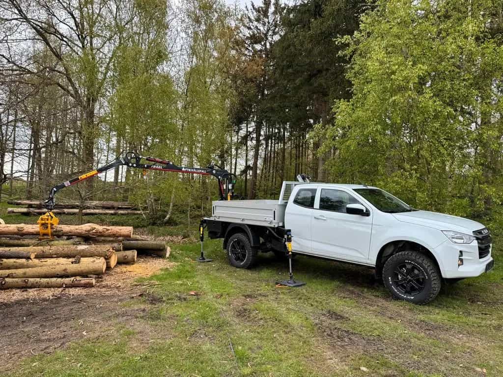 Isuzu D-Max Space Cab LS AT BIG-MAX Forstkran Greifer 11/2024-photo-3