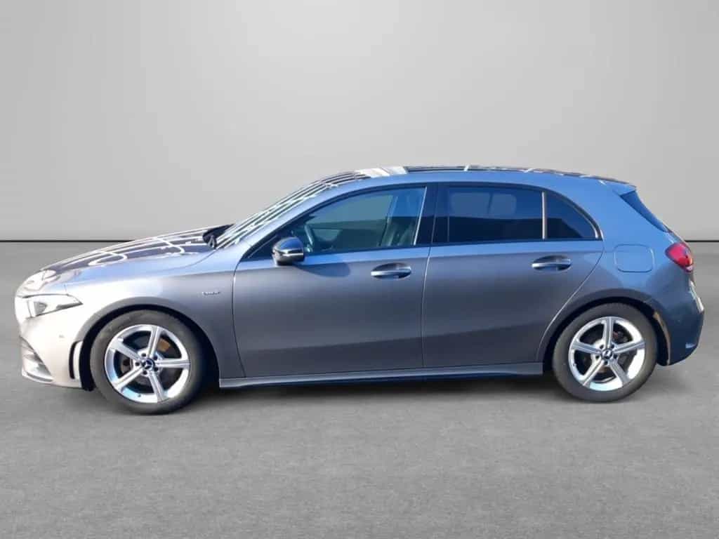 Mercedes-Benz A-Class 200 Kompaktlimousine AMG Line*Night Paket*LED 07/2022-photo-1