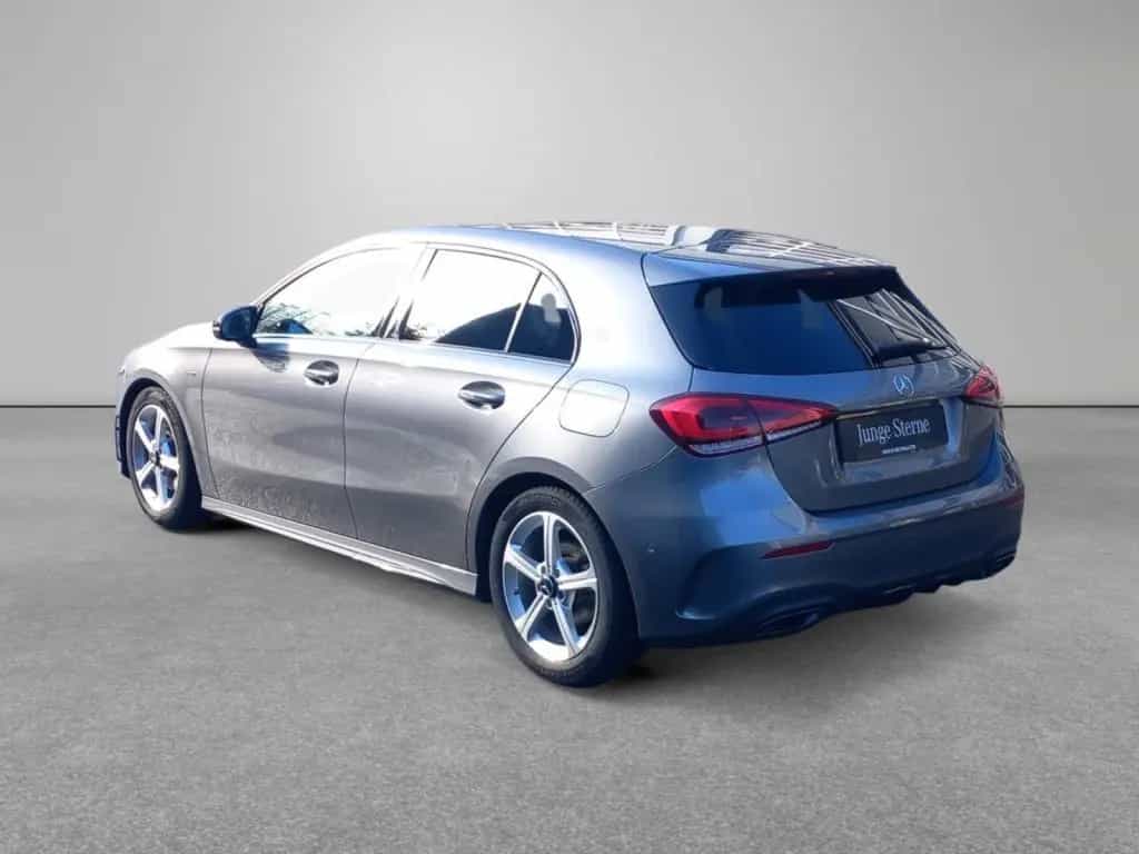 Mercedes-Benz A-Class 200 Kompaktlimousine AMG Line*Night Paket*LED 07/2022-photo-2