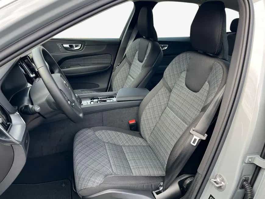 Volvo XC60 B5 B AWD Core 02/2025-photo-10