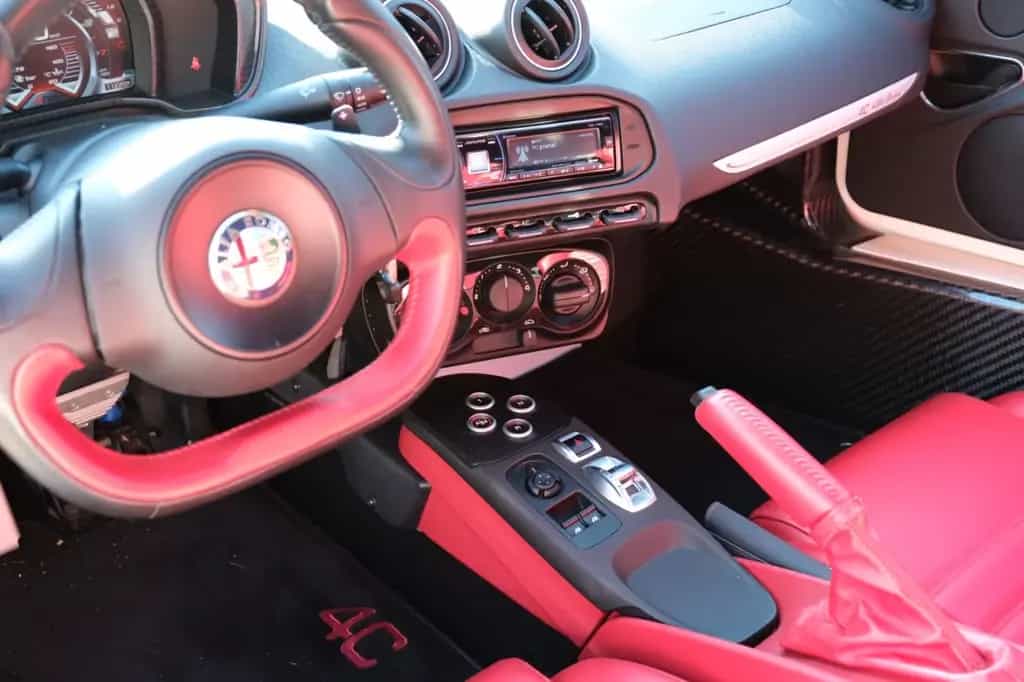 Alfa Romeo 4C Coupé*Leder*Carbon*SportAbgasanlage*LED*TOP* 10/2015-photo-12
