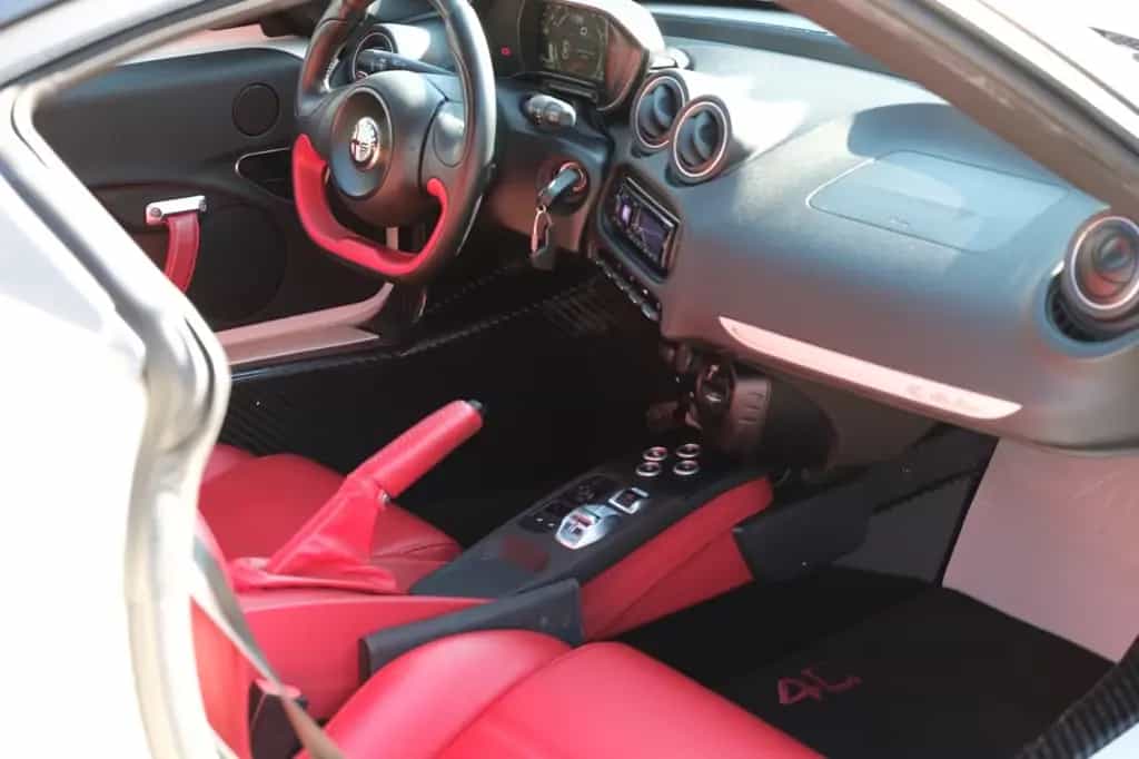 Alfa Romeo 4C Coupé*Leder*Carbon*SportAbgasanlage*LED*TOP* 10/2015-photo-16
