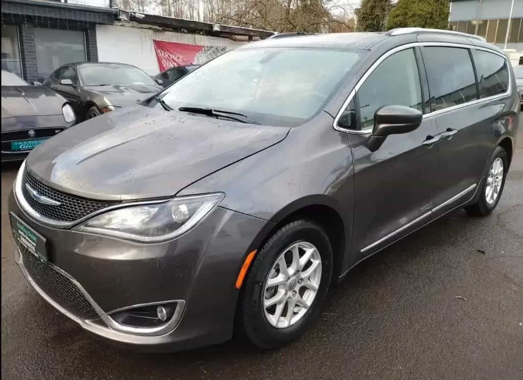 Chrysler Pacifica Leder 9 Gang viele extras 07/2020-photo-11