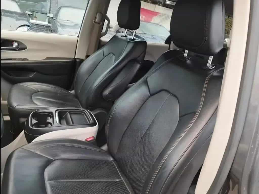 Chrysler Pacifica Leder 9 Gang viele extras 07/2020-photo-14