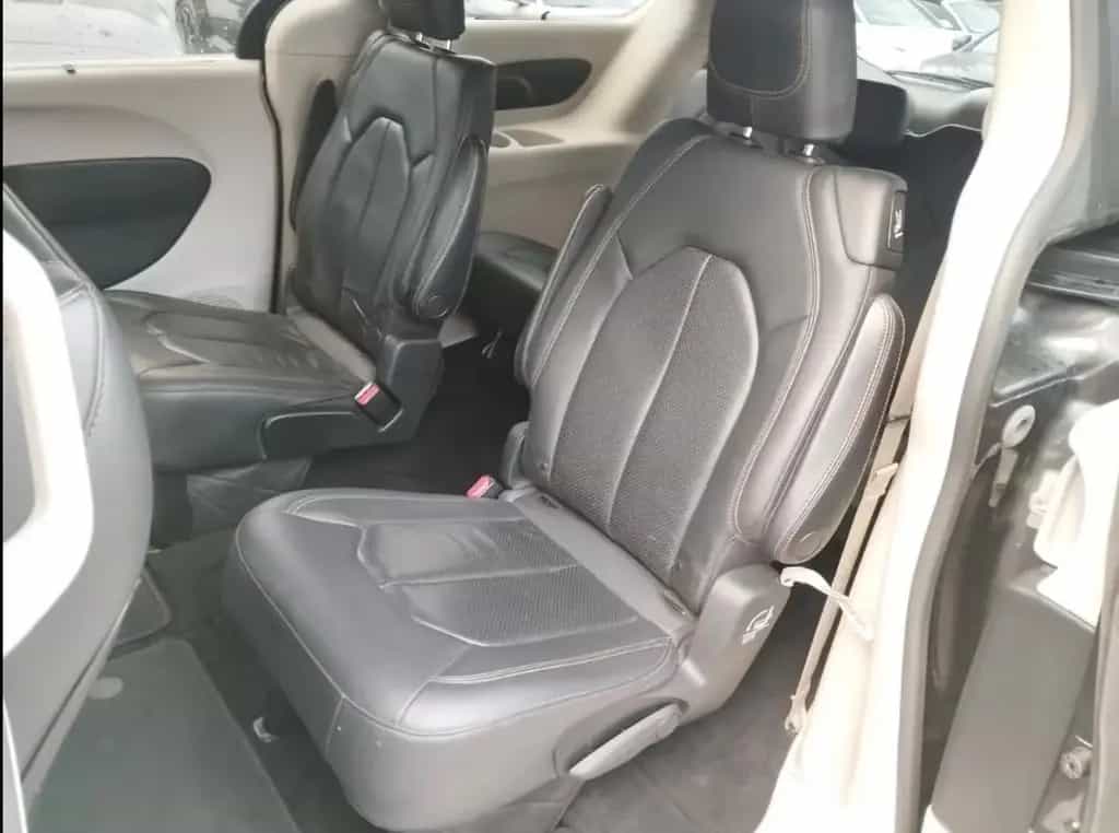 Chrysler Pacifica Leder 9 Gang viele extras 07/2020-photo-3