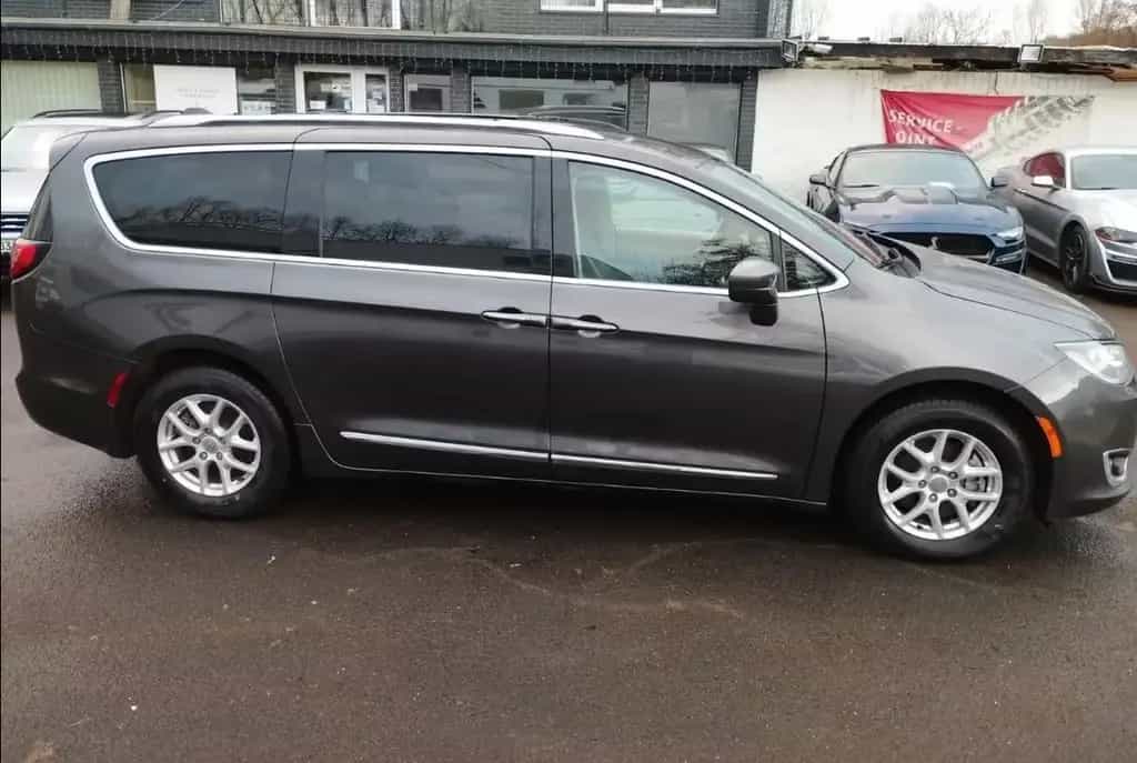 Chrysler Pacifica Leder 9 Gang viele extras 07/2020-photo-9