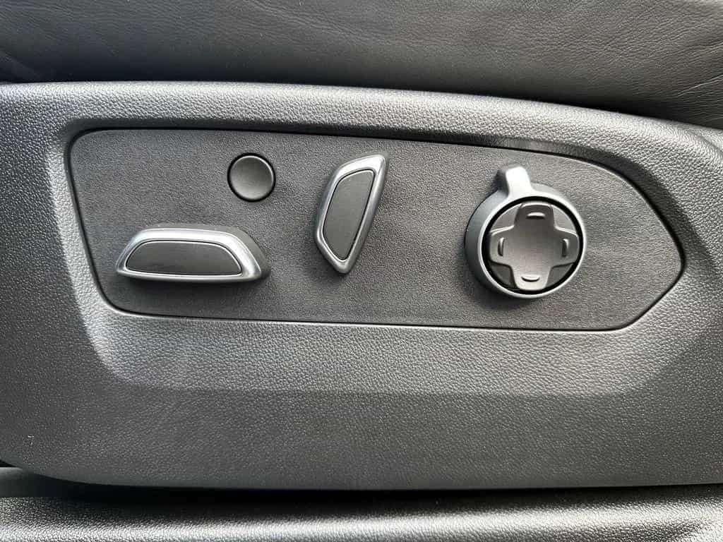 Cadillac Escalade ESV Sport Platinum 2026 24"Räder null-photo-16