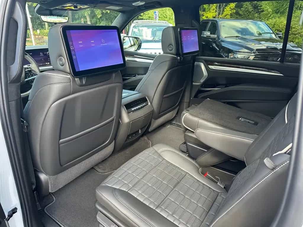 Cadillac Escalade ESV Sport Platinum 2026 24"Räder null-photo-6