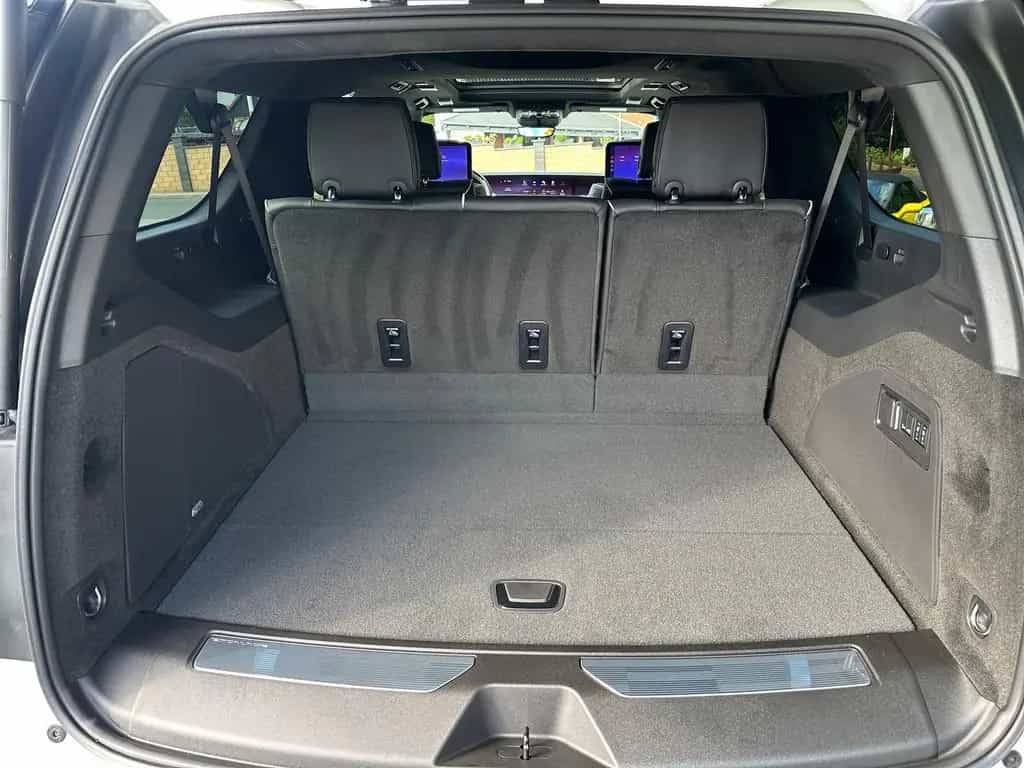 Cadillac Escalade ESV Sport Platinum 2026 24"Räder null-photo-7
