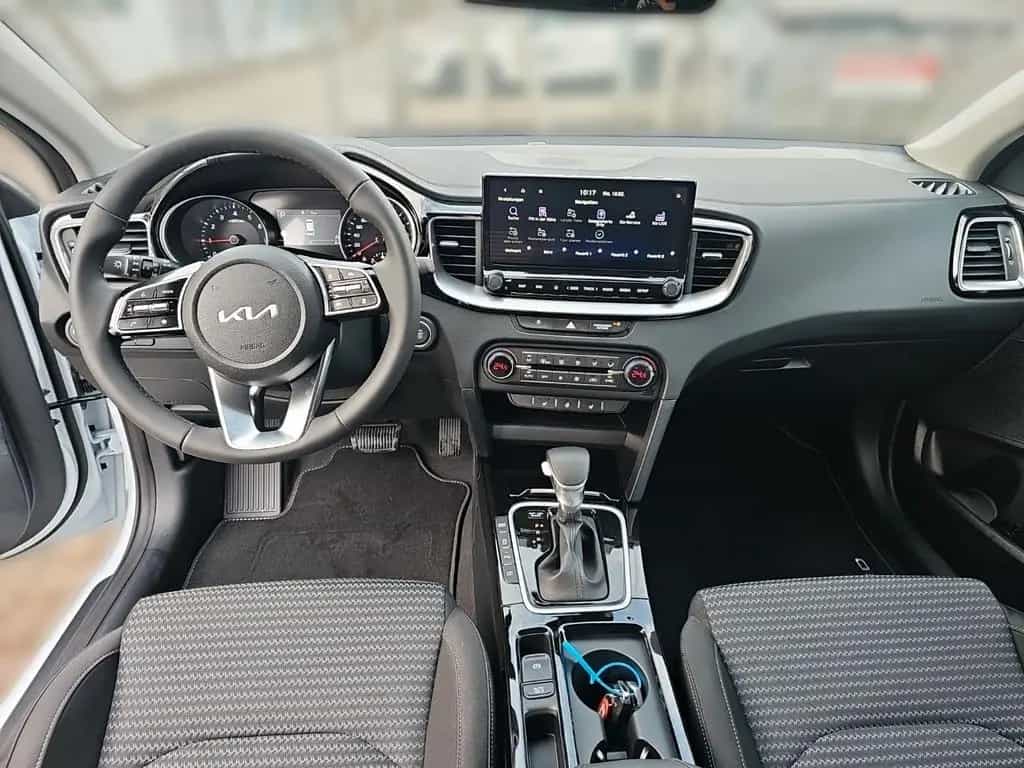 Kia Ceed SW 1.5T 48V DCT 140 ULTIMATE STY Navi 04/2025-photo-9