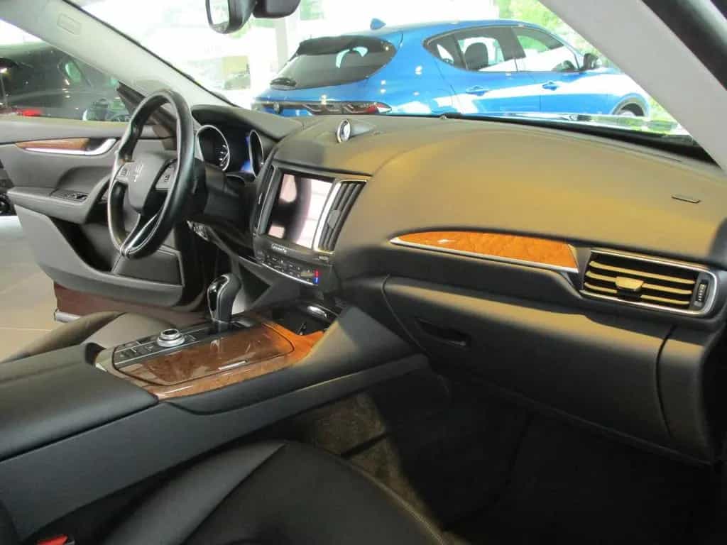 Maserati Levante Q4/Panoramadach 03/2018-photo-14