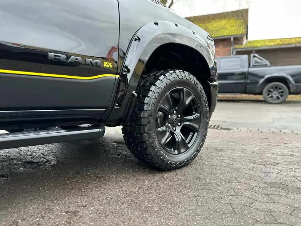 Dodge RAM 5.7 V8*LIFT*BÜGEL*OFFROAD*AHK*NAVI*LED*GARANTIE 12/2020-photo-21