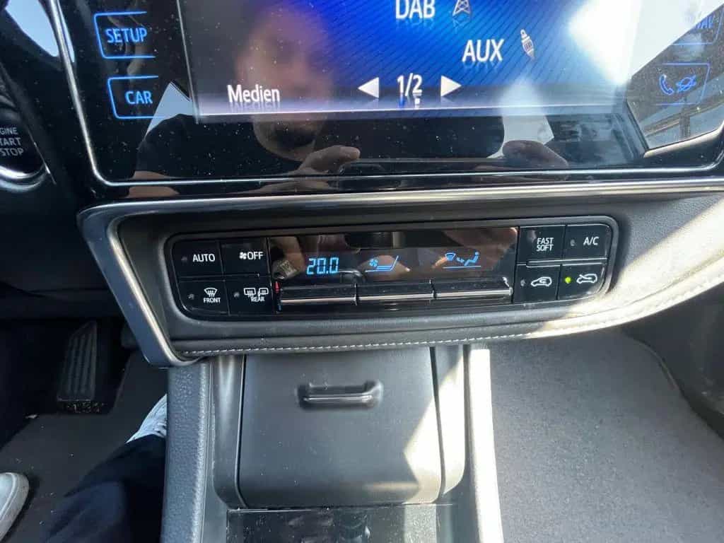 Toyota Auris 1.2 Turbo Team Deutschland 01/2019-photo-16