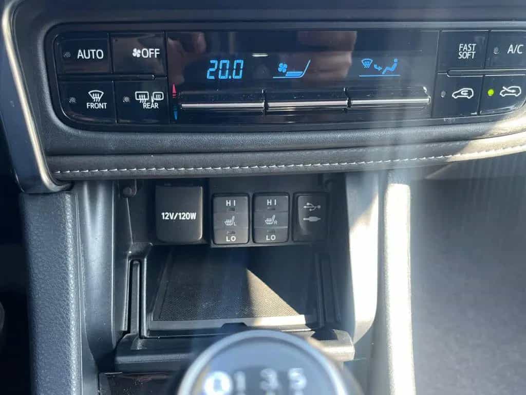 Toyota Auris 1.2 Turbo Team Deutschland 01/2019-photo-17