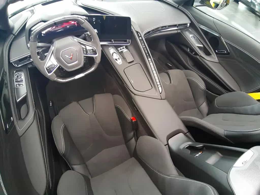 Corvette C8 Z06 Coupe 3LZ 5.5 V8 AT8 07/2025-photo-17