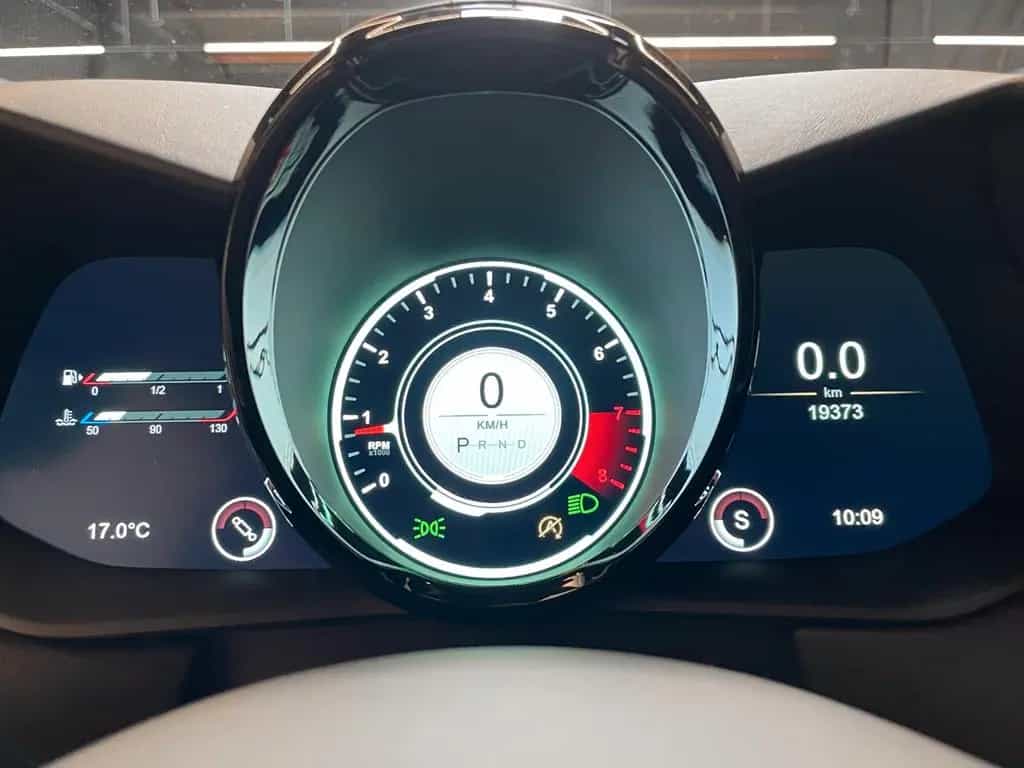 Aston Martin V8 Vantage Coupe | Aston Martin Brussels 01/2019-photo-14