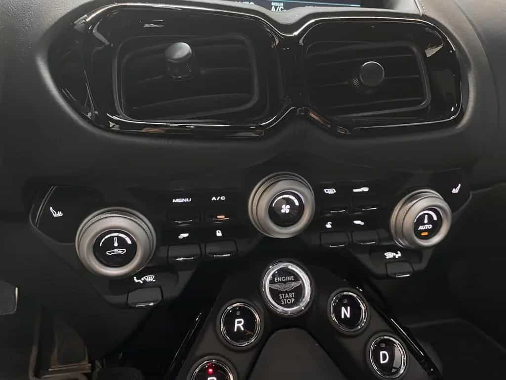 Aston Martin V8 Vantage Coupe | Aston Martin Brussels 01/2019-photo-15