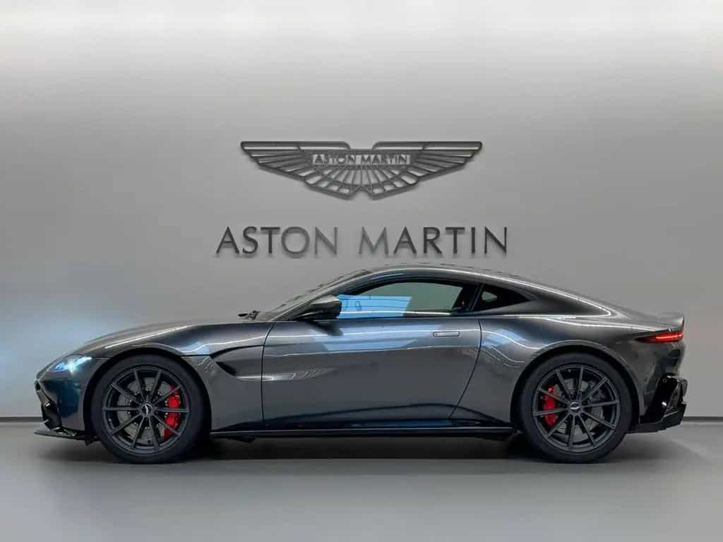 Aston Martin V8 Vantage Coupe | Aston Martin Brussels 01/2019-photo-3