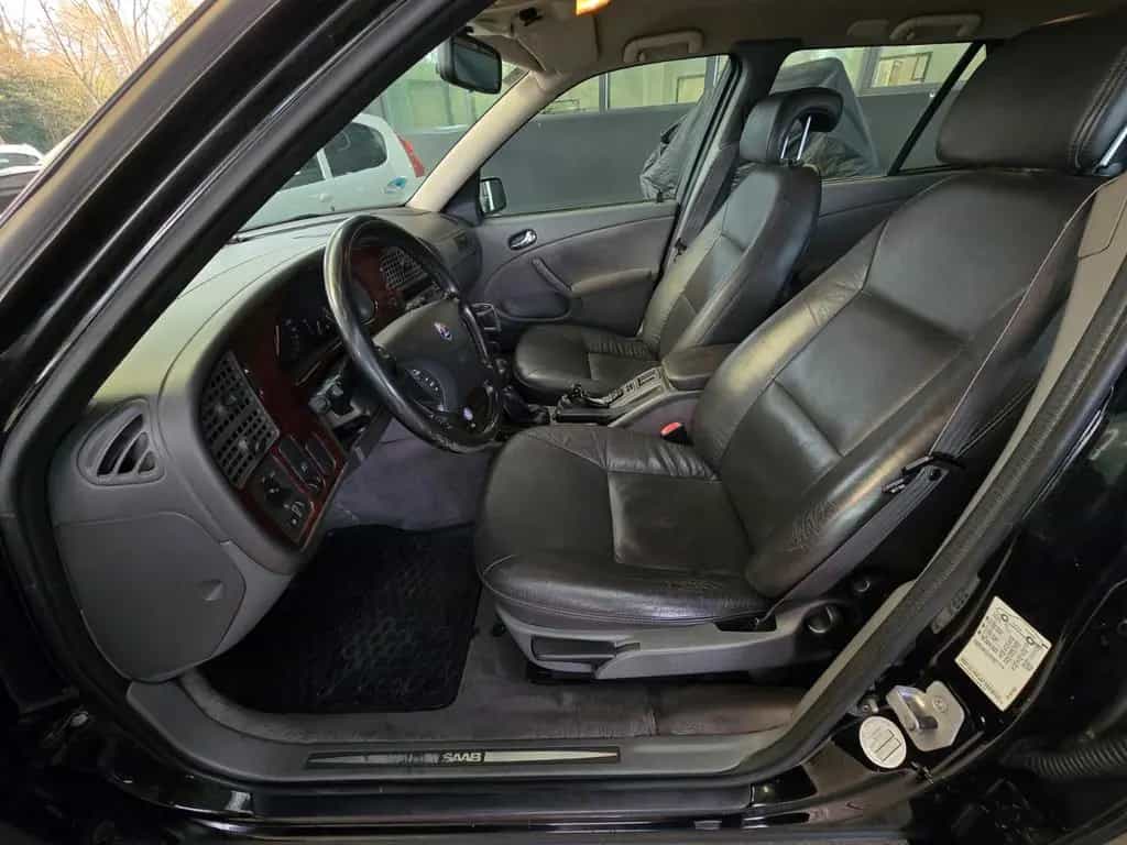 Saab 9-5 2.0t SE Sport Edition Kombi LEDER/SZH/AW/AHK 08/2000-photo-19