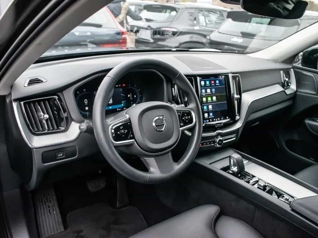 Volvo XC60 Plus Dark 2WD B4 Diesel EU6d AHK digitales 08/2022-photo-4