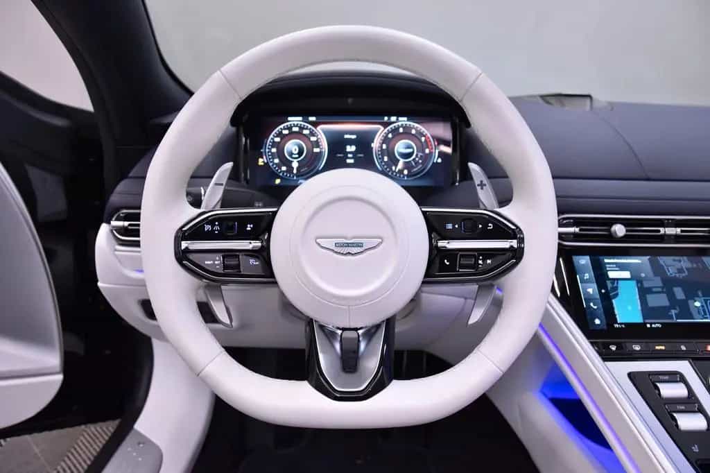 Aston Martin DB 12 Volante 01/2024-photo-10