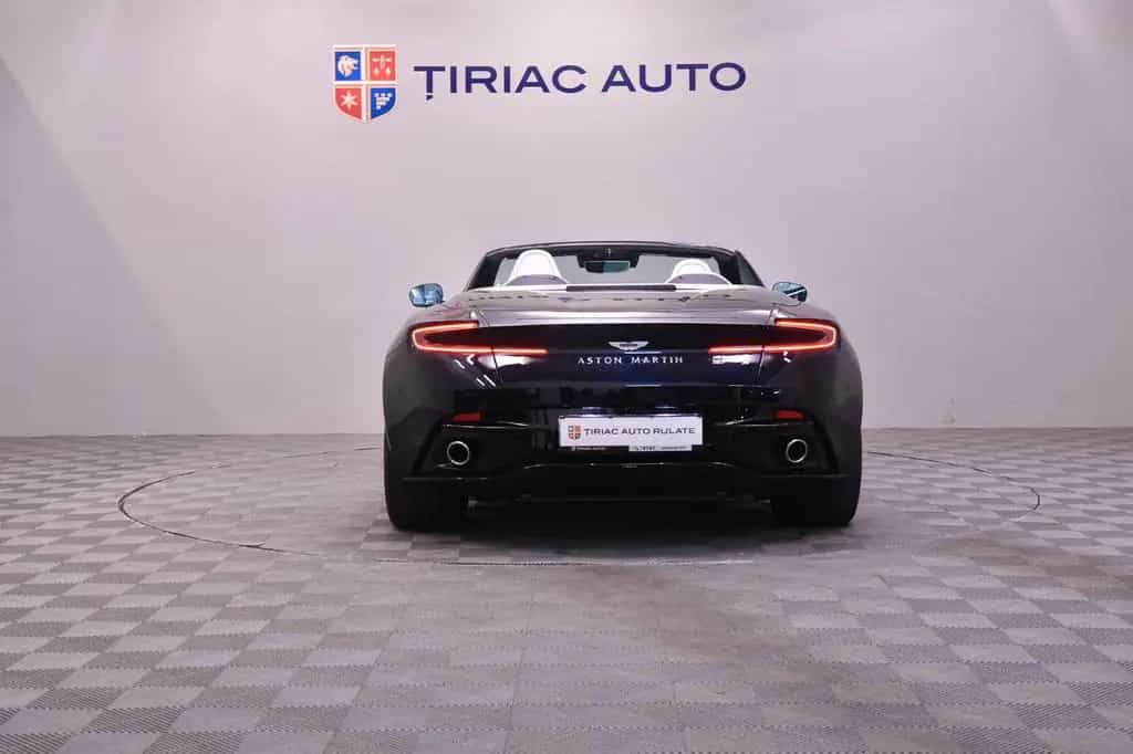 Aston Martin DB 12 Volante 01/2024-photo-2