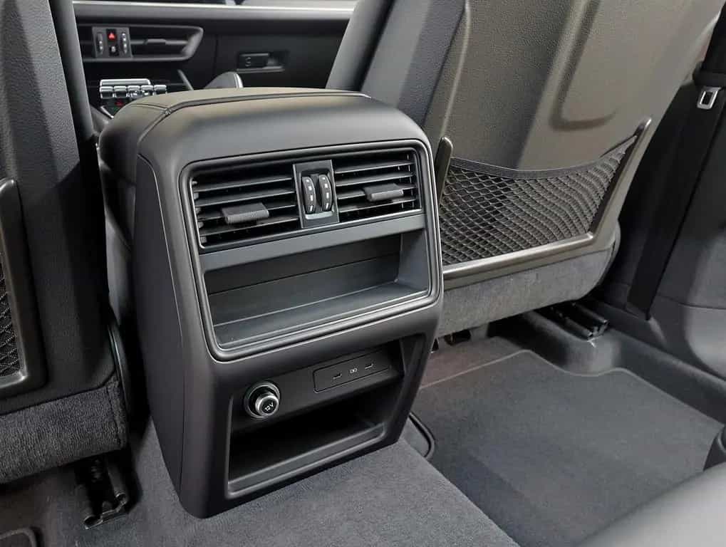 Porsche Cayenne 12/2024-photo-23